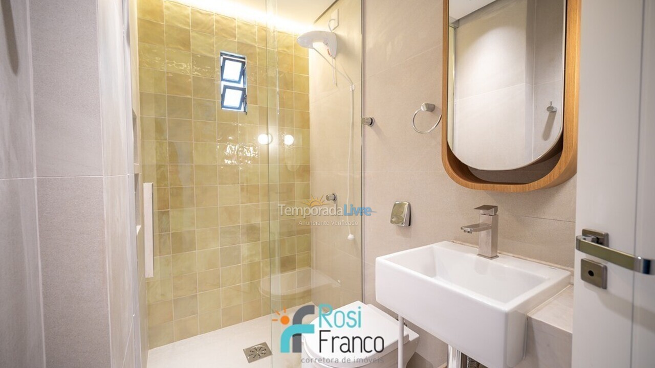 Apartamento para alquiler de vacaciones em Itapema (Meia Praia Quadra do Mar)
