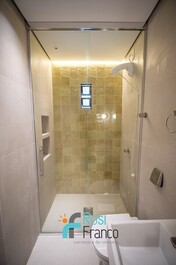 Apartamento de 3 habitaciones con vista al mar en Meia Praia, Carolina del Sur.