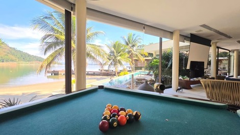 Mansão Pé na Areia em Angra/Vista para o mar