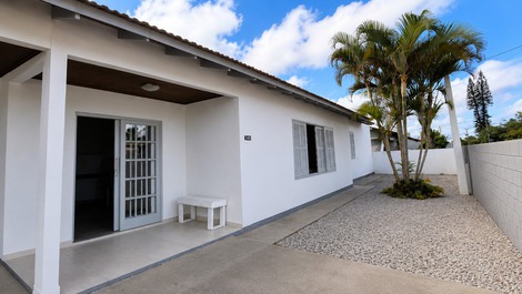 Casa para alugar em Florianópolis - Praia de Canasvieiras