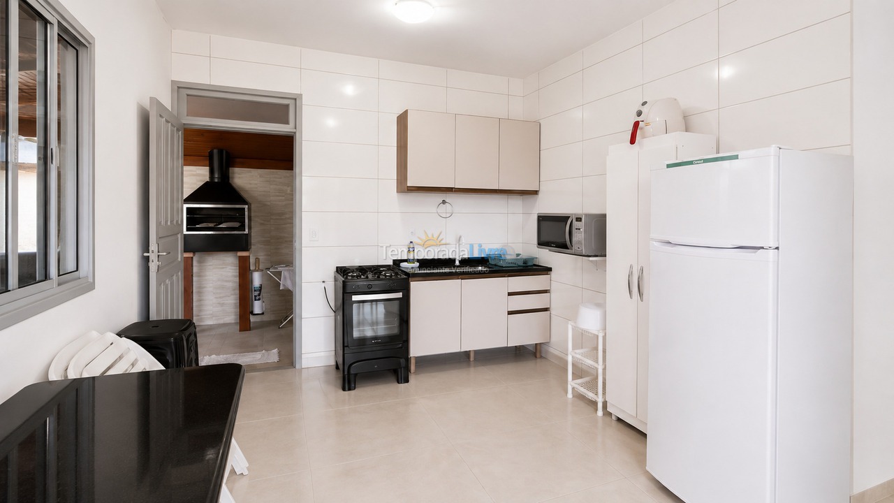 Casa para aluguel de temporada em Florianópolis (Praia de Canasvieiras)