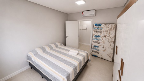 🏣 Apto NOVO de 2 quartos sedo 1 suíte, no centro de Canasvieiras🏖️