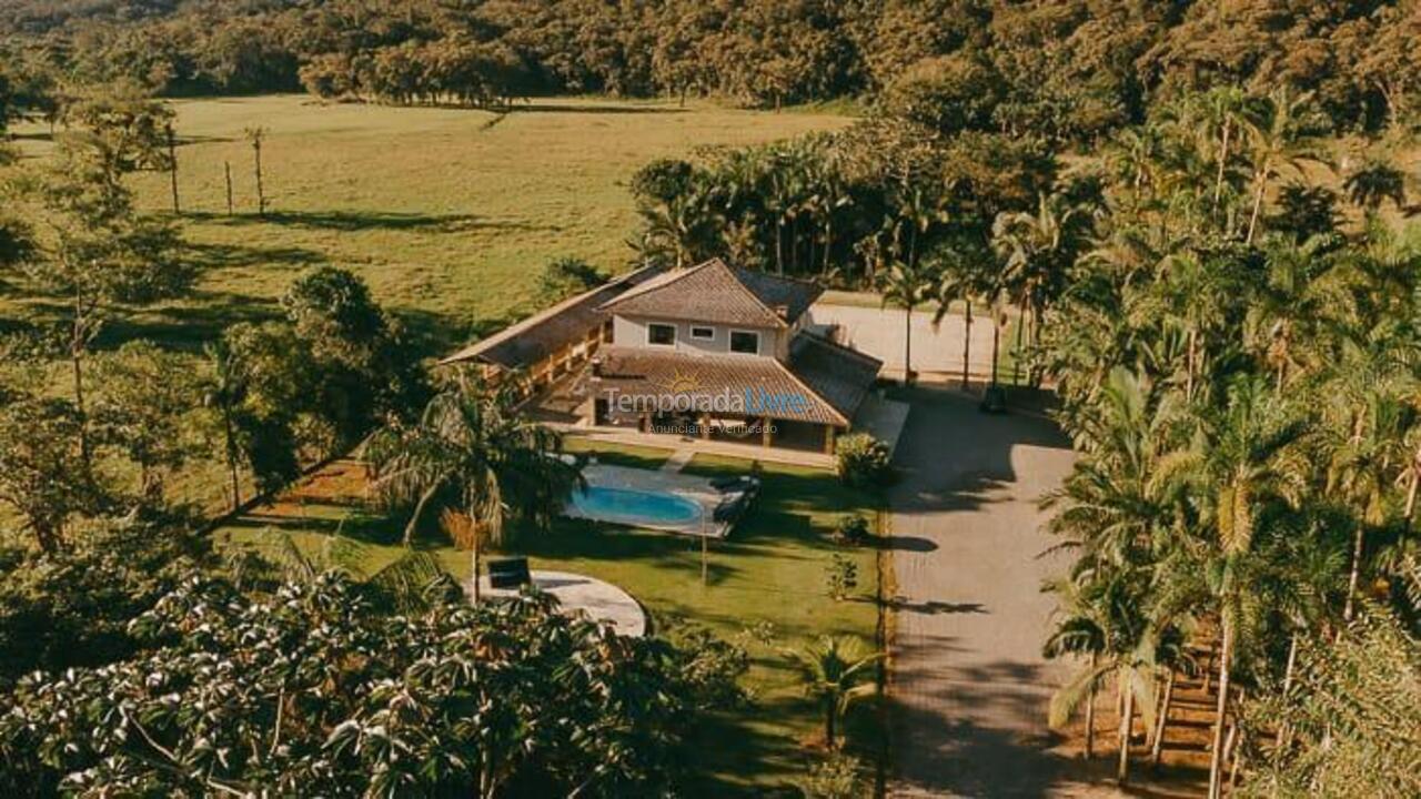 Granja para alquiler de vacaciones em Joinville (Pirabeiraba)