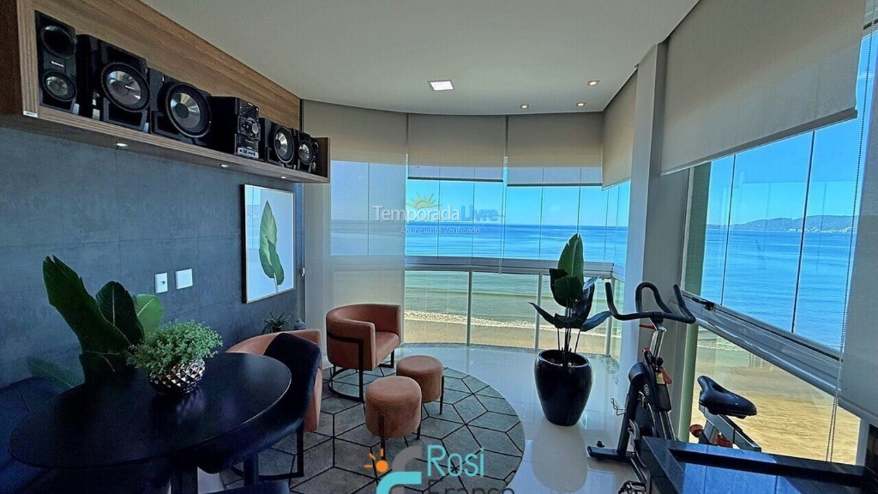 Apartamento para aluguel de temporada em Itapema (Meia Praia Frente Mar)