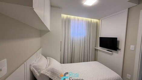 2-suite apartment with side view in Meia Praia, SC