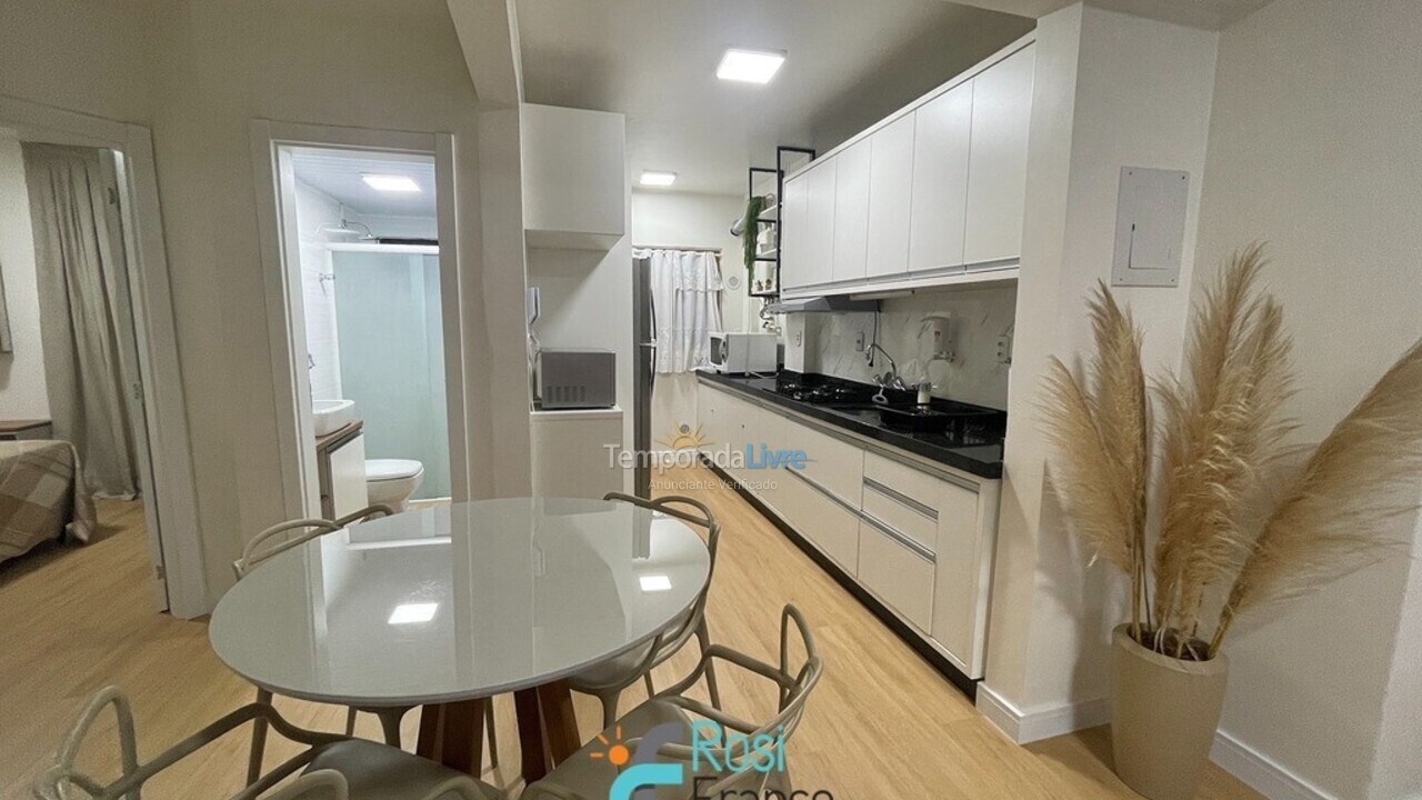 Apartamento para alquiler de vacaciones em Itapema (Meia Praia Quadra do Mar)