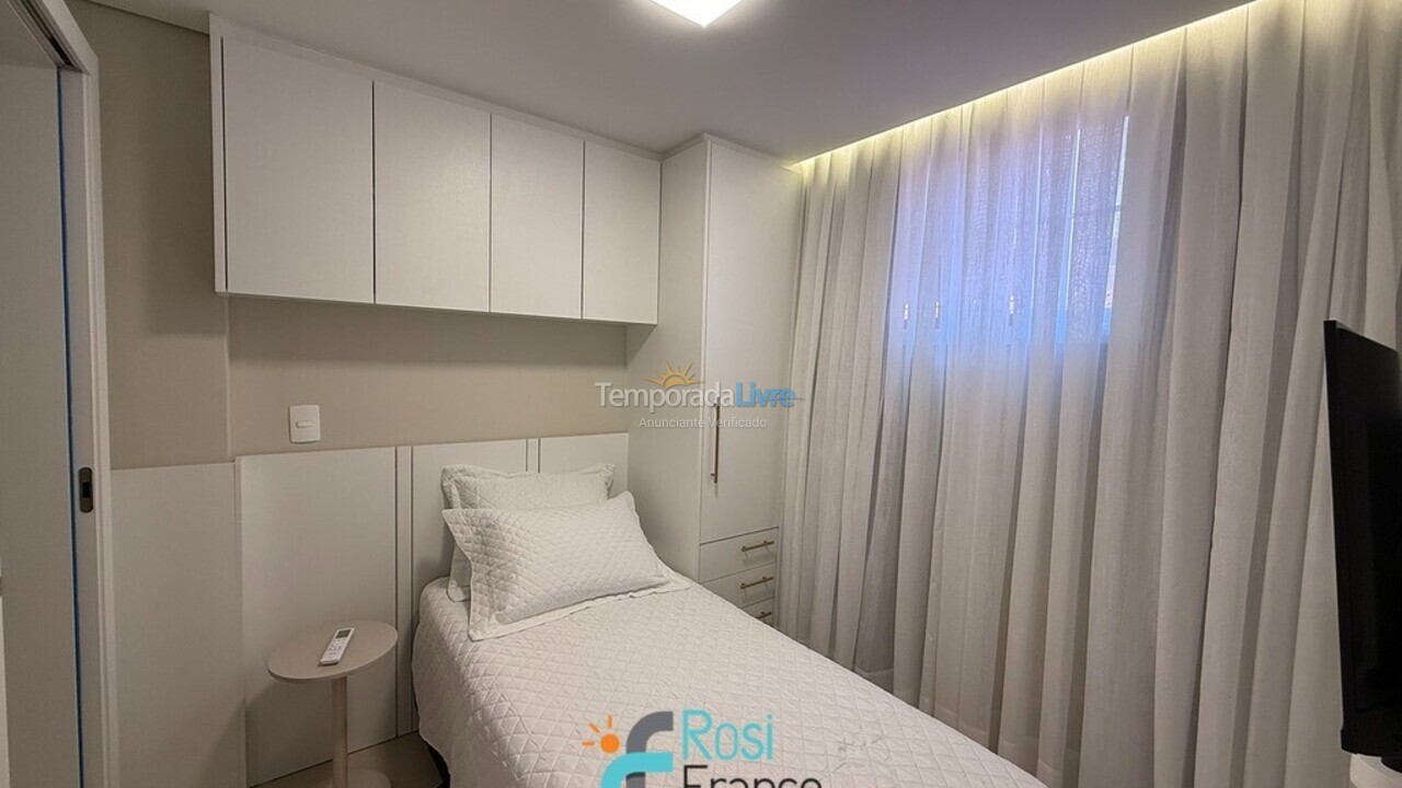 Apartment for vacation rental in Itapema (Meia Praia Frente Mar)