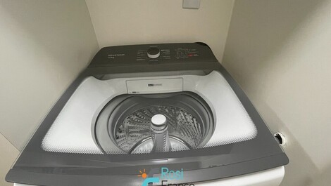 Apartamento de 2 habitaciones a una cuadra de la playa en Meia Praia.