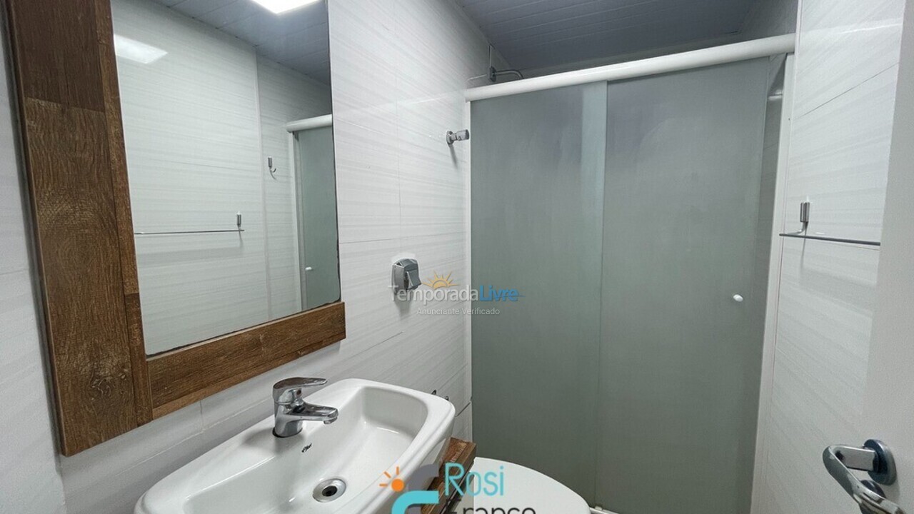 Apartamento para alquiler de vacaciones em Itapema (Meia Praia Quadra do Mar)