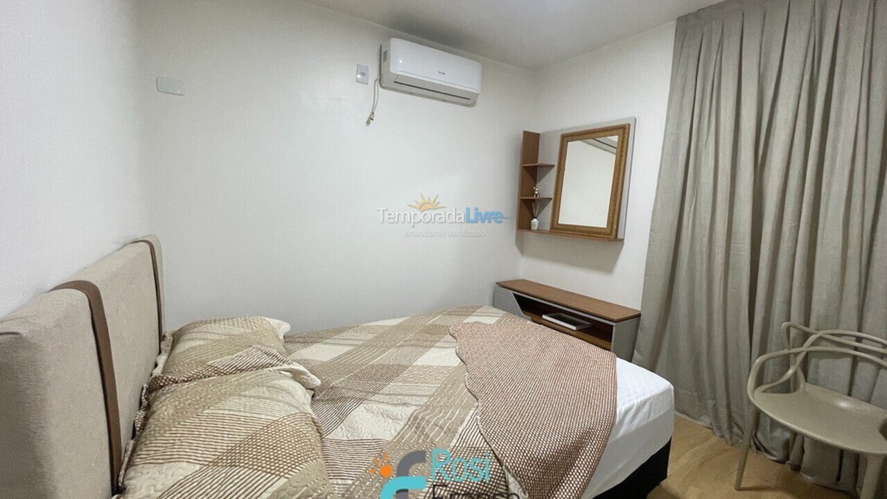 Apartamento para alquiler de vacaciones em Itapema (Meia Praia Quadra do Mar)