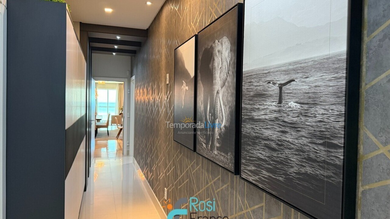 Apartamento para aluguel de temporada em Itapema (Meia Praia Frente Mar)