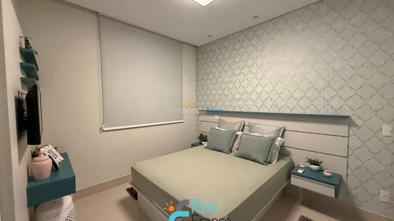 Apartamento para aluguel de temporada em Itapema (Meia Praia Frente Mar)