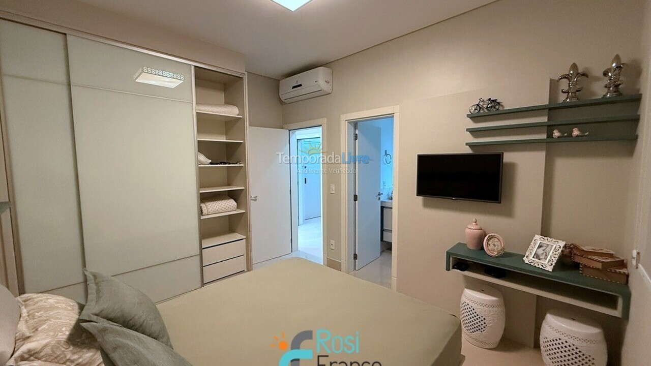 Apartamento para aluguel de temporada em Itapema (Meia Praia Frente Mar)