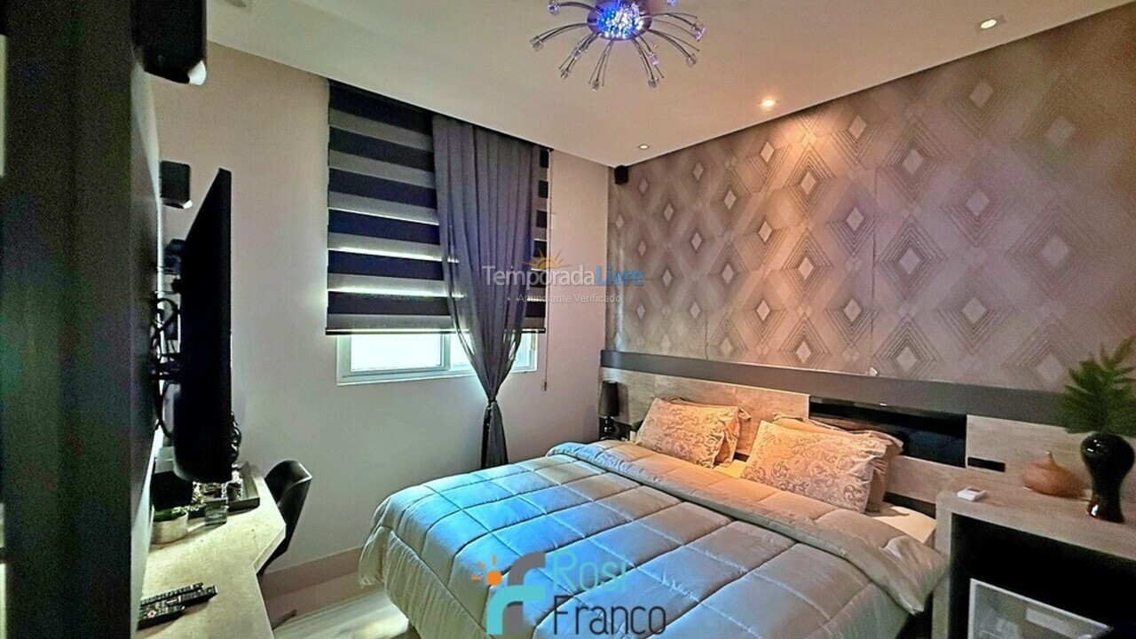 Apartamento para aluguel de temporada em Itapema (Meia Praia Frente Mar)