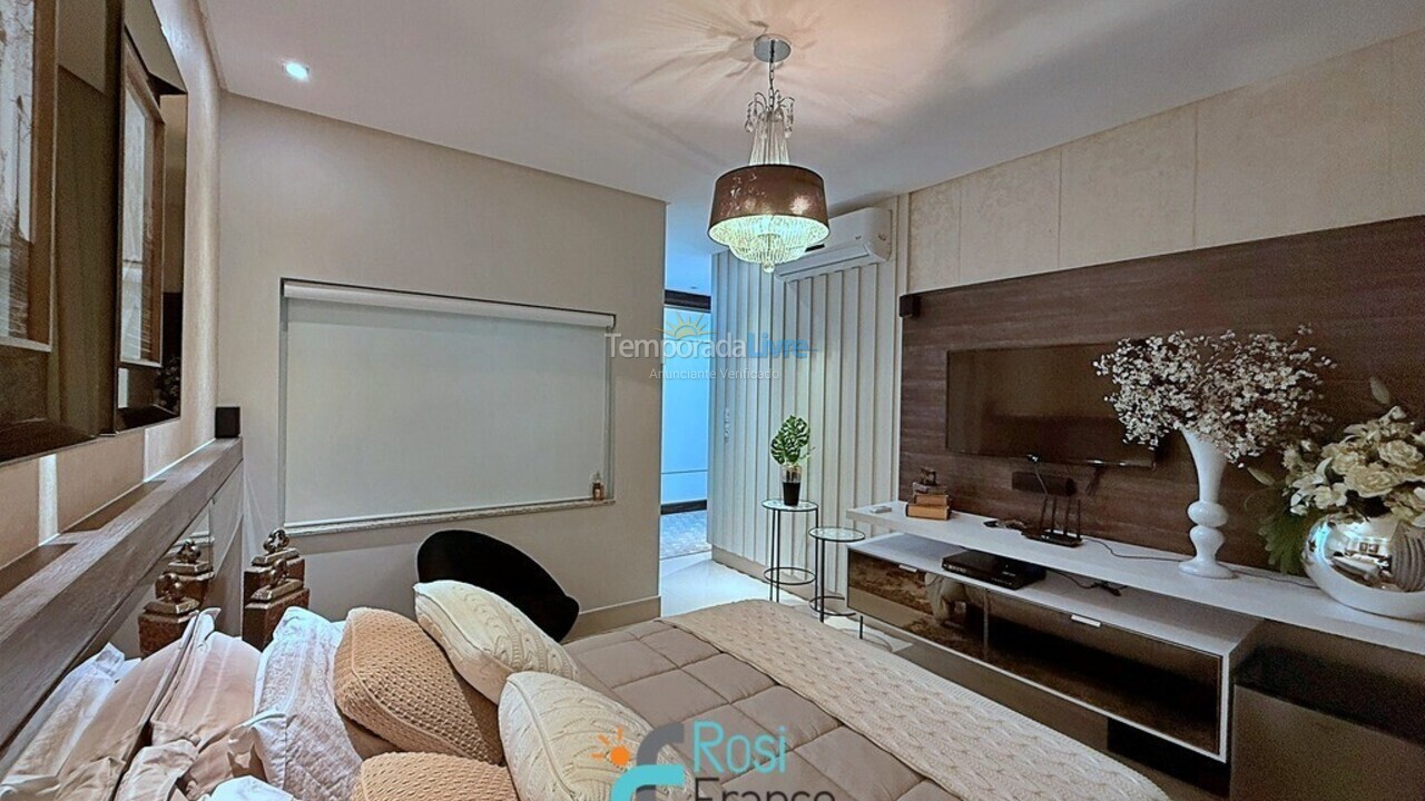 Apartamento para aluguel de temporada em Itapema (Meia Praia Frente Mar)