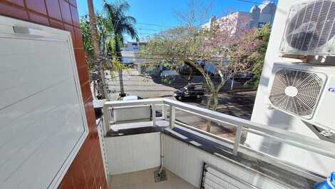 🏖️🌴 1 BEDROOM APARTMENT JUST ONE AND A HALF BLOCKS FROM THE BEACH