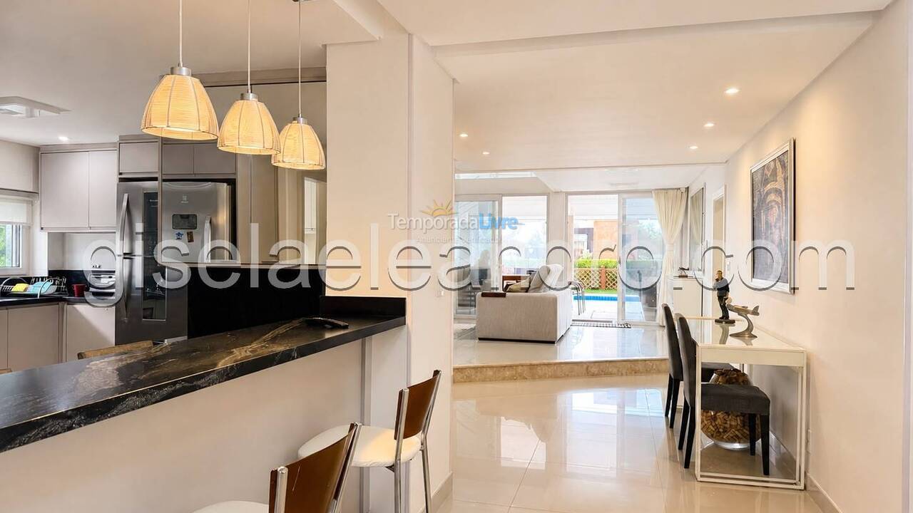 Casa para aluguel de temporada em Florianopolis (Jurerê Internacional)
