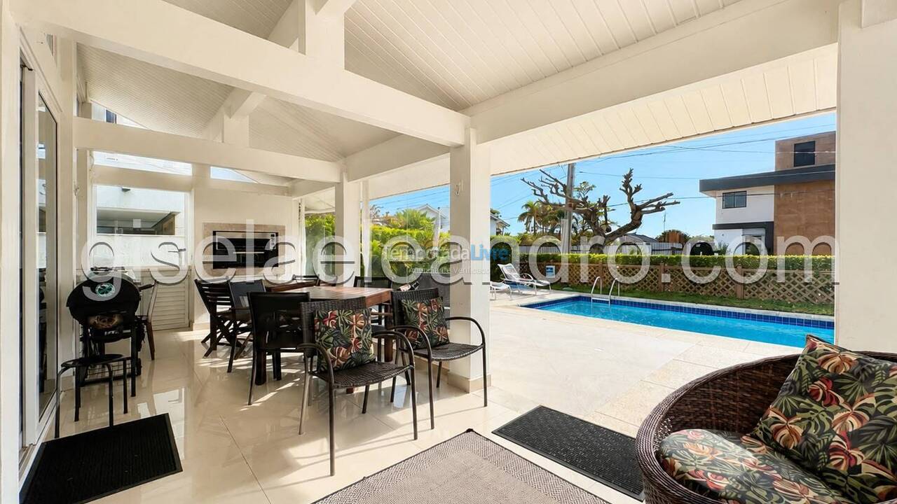 Casa para aluguel de temporada em Florianopolis (Jurerê Internacional)