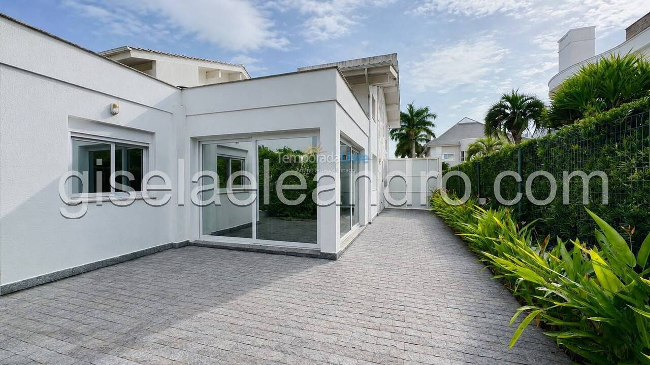 Casa para aluguel de temporada em Florianopolis (Jurerê Internacional)