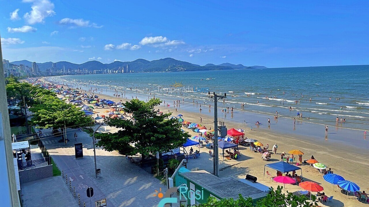 Apartamento para aluguel de temporada em Itapema (Meia Praia Frente Mar)