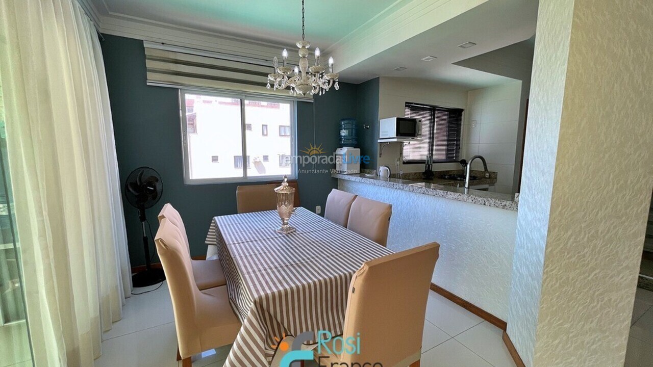 Apartamento para aluguel de temporada em Itapema (Meia Praia Frente Mar)
