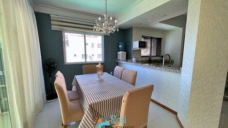 Apartamento 3 suítes frente mar Meia Praia SC