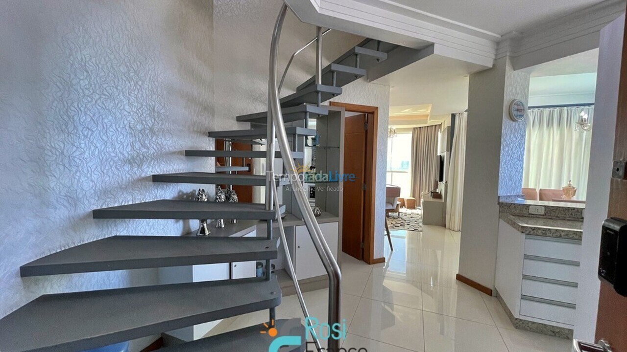 Apartamento para aluguel de temporada em Itapema (Meia Praia Frente Mar)