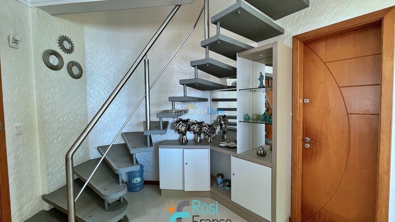Apartamento para aluguel de temporada em Itapema (Meia Praia Frente Mar)