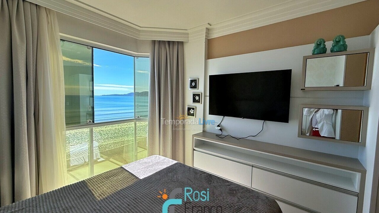 Apartamento para aluguel de temporada em Itapema (Meia Praia Frente Mar)
