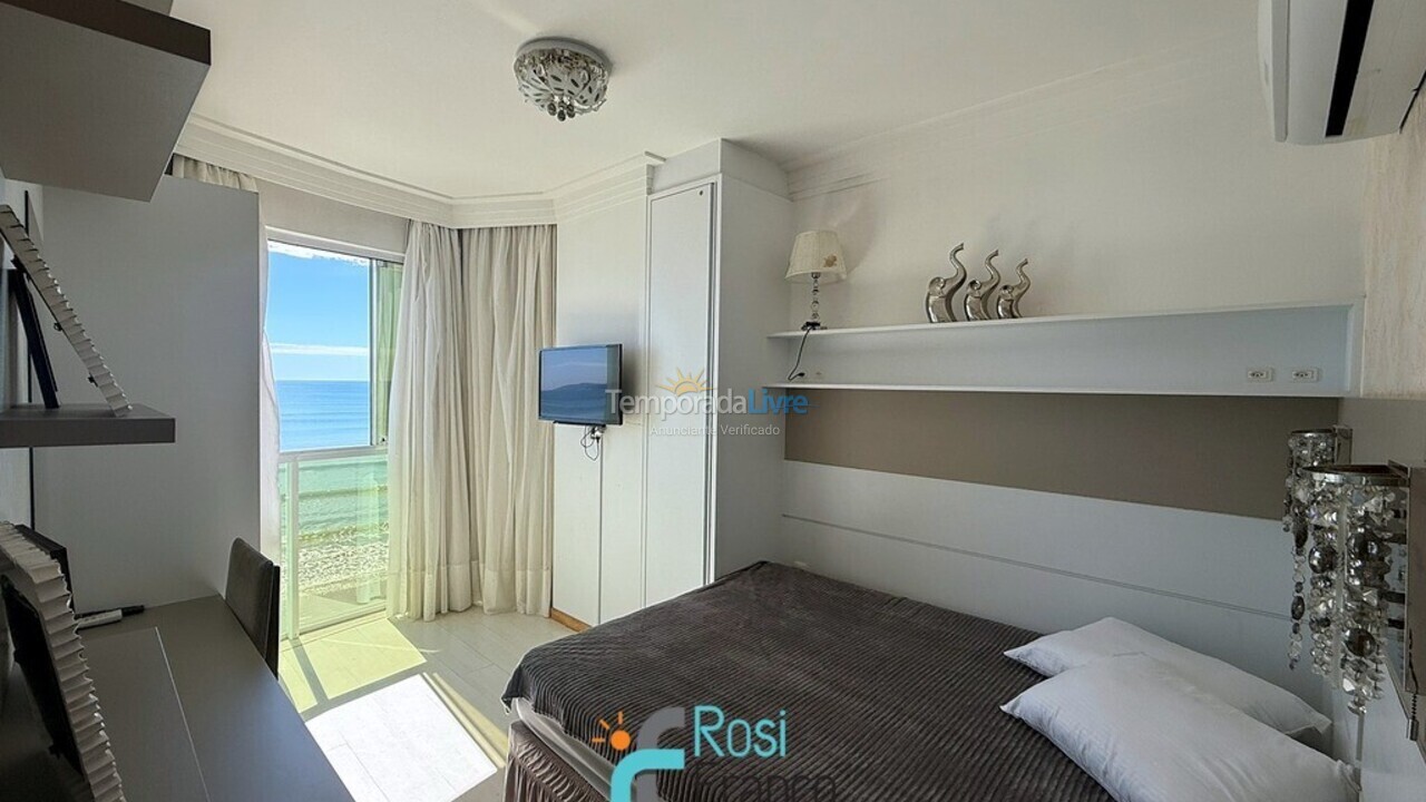 Apartamento para aluguel de temporada em Itapema (Meia Praia Frente Mar)