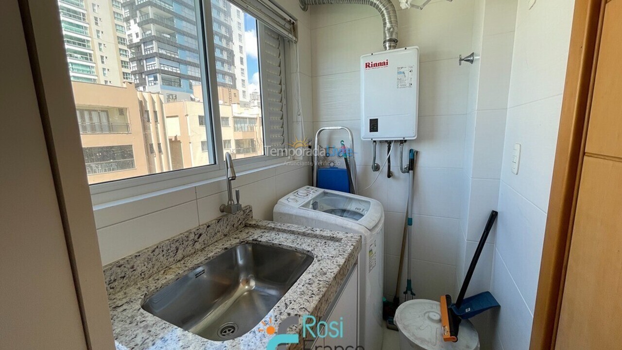 Apartamento para aluguel de temporada em Itapema (Meia Praia Frente Mar)