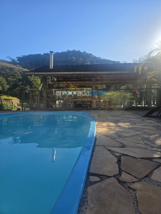Casa para aluguel de temporada em Monteiro Lobato (Santa Maria)