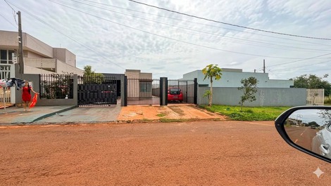 Affordable 2-Bedroom Studio Apartment – Near Catuaí Shopping Mall and Airport