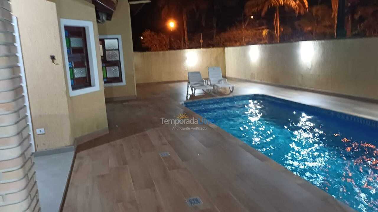 Casa para aluguel de temporada em Bertioga (Condominio Morada da Praia)