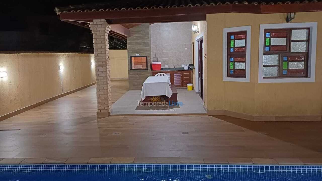 Casa para aluguel de temporada em Bertioga (Condominio Morada da Praia)