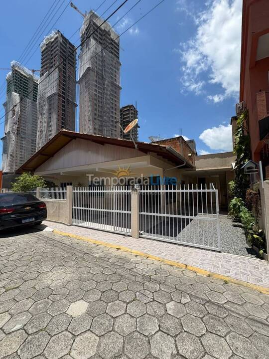 Casa para alquiler de vacaciones em Itapema (Centro)