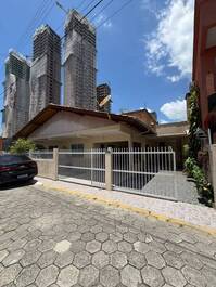 🏖️ CASA TOTALMENTE EQUIPADA PARA ALQUILER DE TEMPORADA – CENTRO DE LA CIUDAD | ITAPEMA/SC
