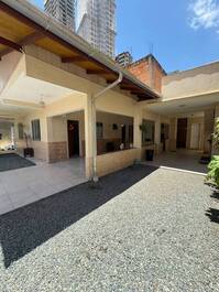 🏖️ CASA TOTALMENTE EQUIPADA PARA ALQUILER DE TEMPORADA – CENTRO DE LA CIUDAD | ITAPEMA/SC
