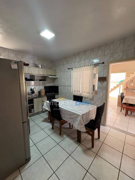 Casa para alquiler de vacaciones em Itapema (Centro)