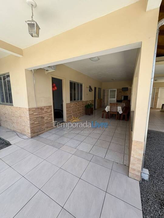 Casa para alquiler de vacaciones em Itapema (Centro)