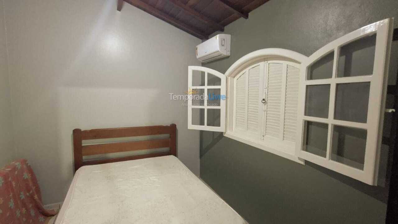 Casa para aluguel de temporada em Ubatuba (Maranduba)