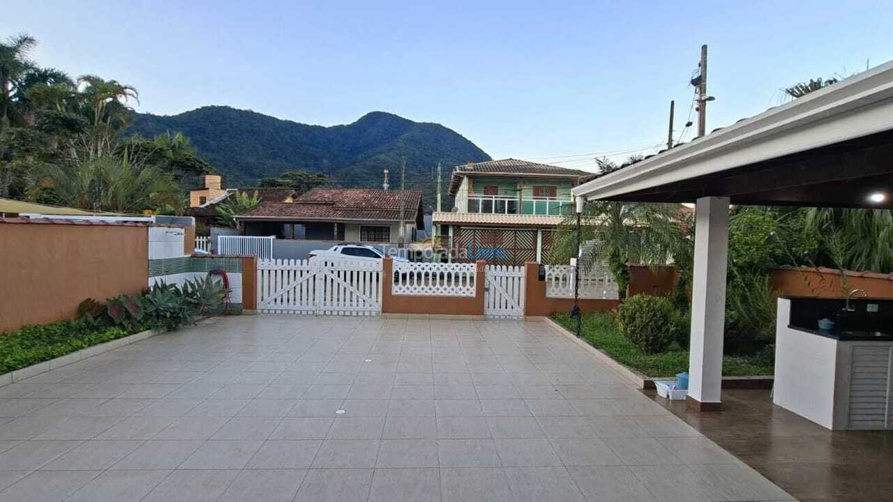 Casa para aluguel de temporada em Ubatuba (Maranduba)