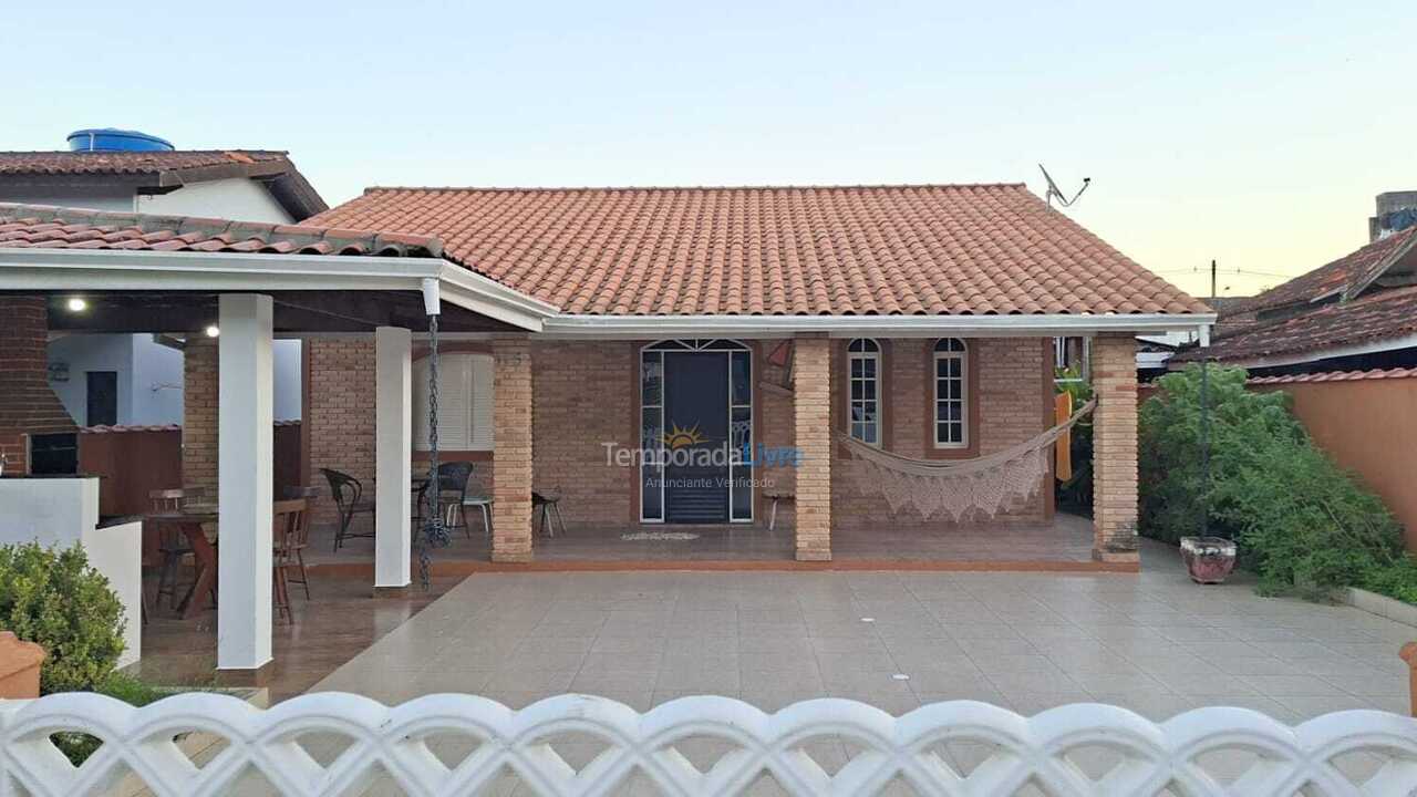 Casa para aluguel de temporada em Ubatuba (Maranduba)