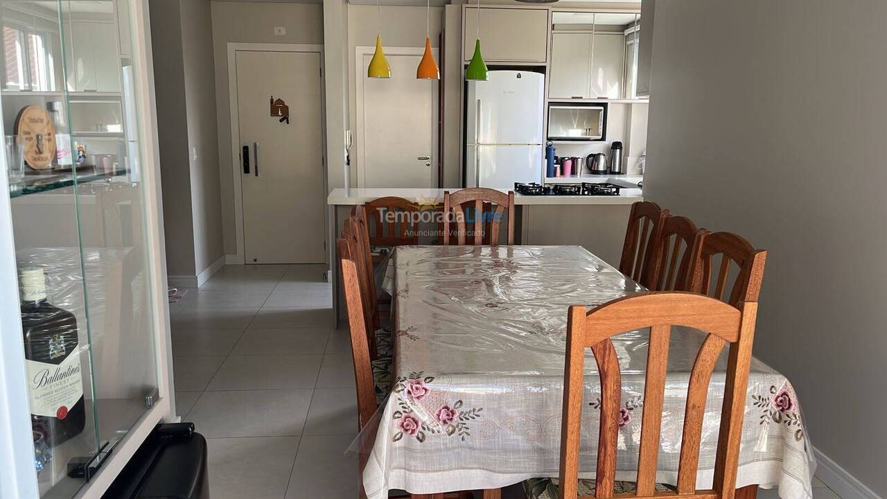 Apartamento para alquiler de vacaciones em Governador Celso Ramos (Praia de Palmas)