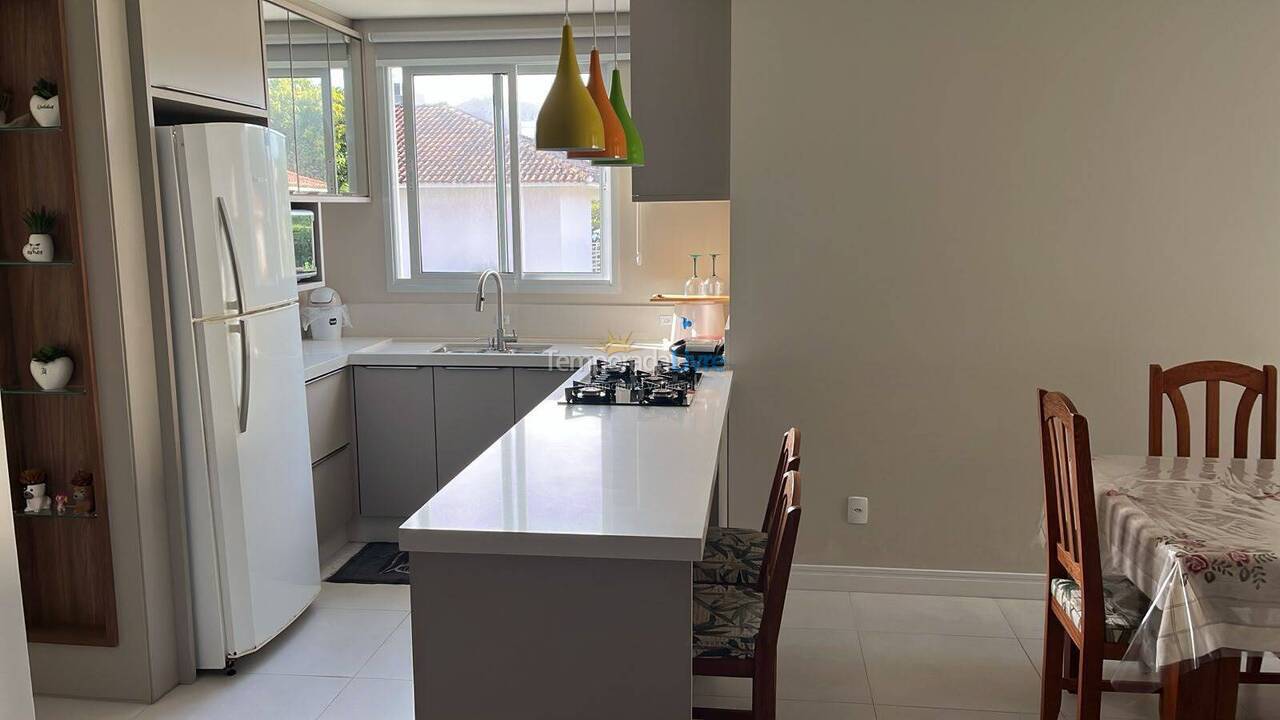 Apartamento para alquiler de vacaciones em Governador Celso Ramos (Praia de Palmas)