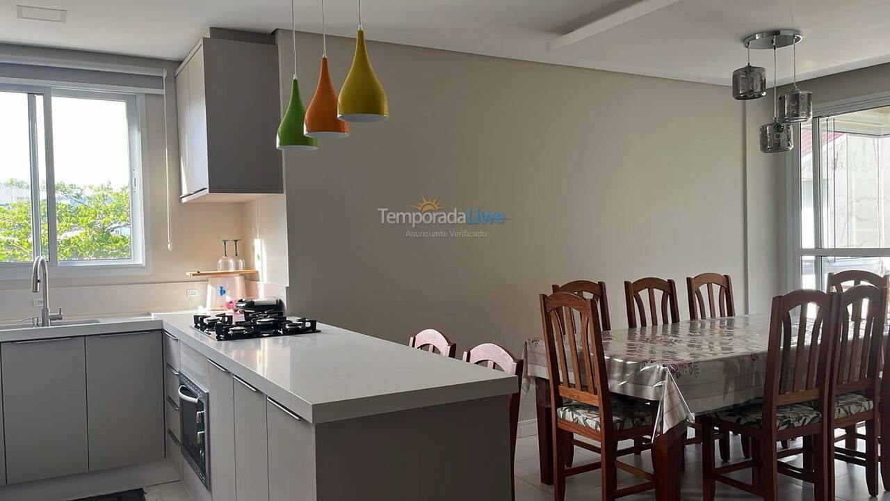 Apartamento para alquiler de vacaciones em Governador Celso Ramos (Praia de Palmas)