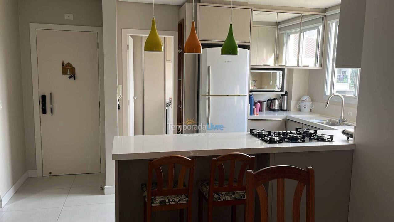 Apartamento para alquiler de vacaciones em Governador Celso Ramos (Praia de Palmas)