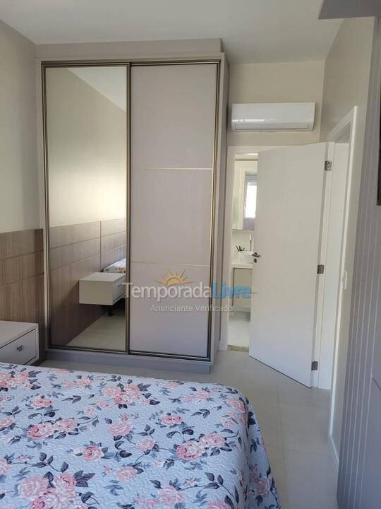 Apartamento para alquiler de vacaciones em Governador Celso Ramos (Praia de Palmas)
