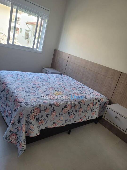 Apartamento para alquiler de vacaciones em Governador Celso Ramos (Praia de Palmas)