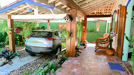 6 pessoas - 3 suites ar cond, tv wifi churrasq pisc, praia a 200 m